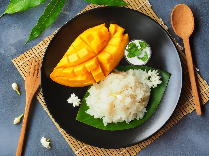 Xôi có thể khiến bụng nặng nề, chậm tiêu và khó chịu hơn.