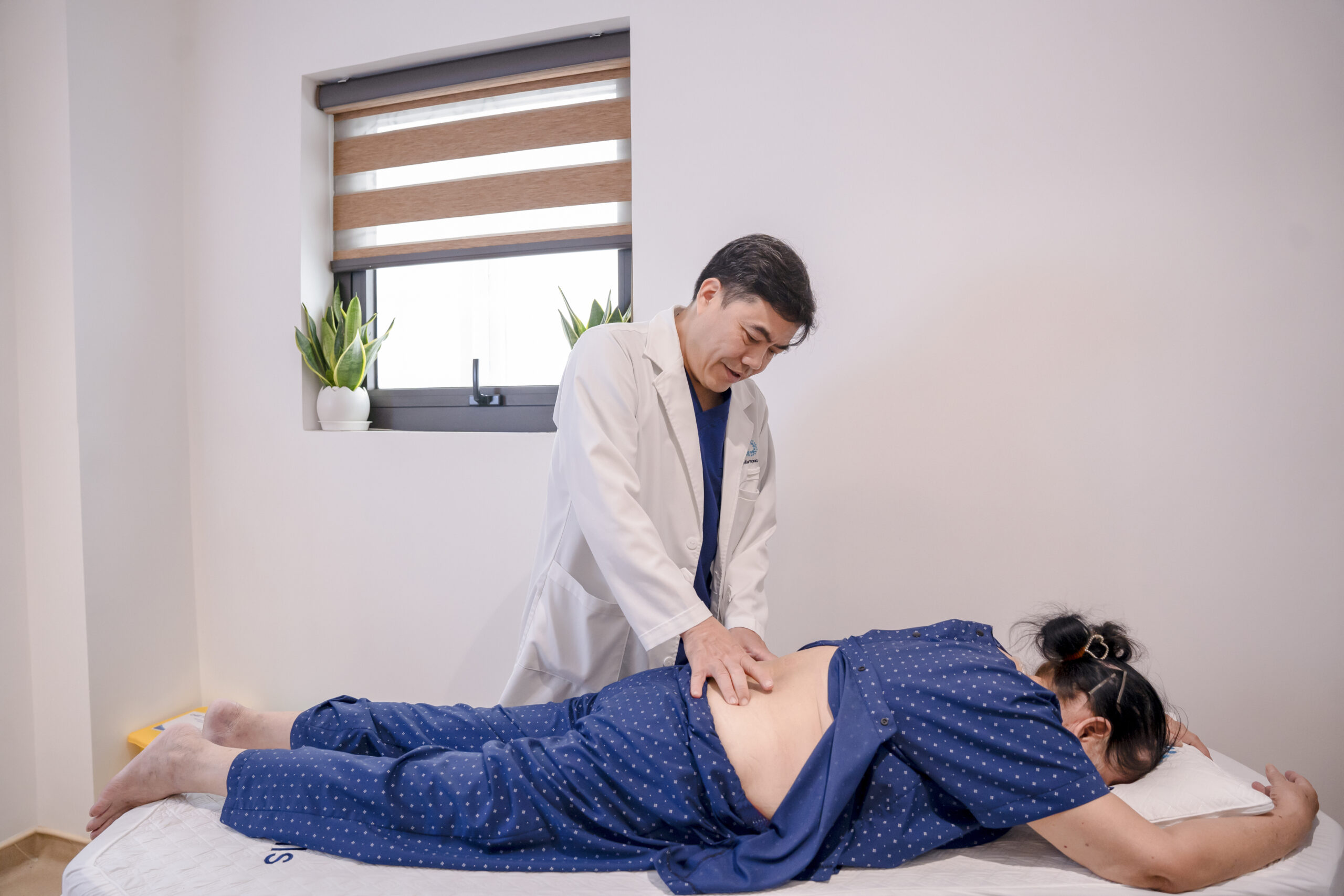 Viêm khớp cùng chậu có thể kiểm soát tốt khi được thăm khám điều trị sớm
